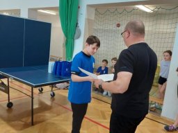 Rok szkolny 2024-2025 - 076 - Udział i sukcesy naszych uczniów w Indywidualnym Turnieju Tenisa Stołowego w Iwierzycach